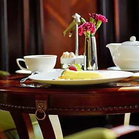 Atlas Hotel 4*